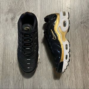 Nike Air Max Plus GS Black Metallic Gold 5.5Y Wm 7